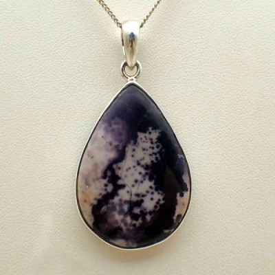 Colgante de Piedra Tiffany Colgante de Piedra Tiffany